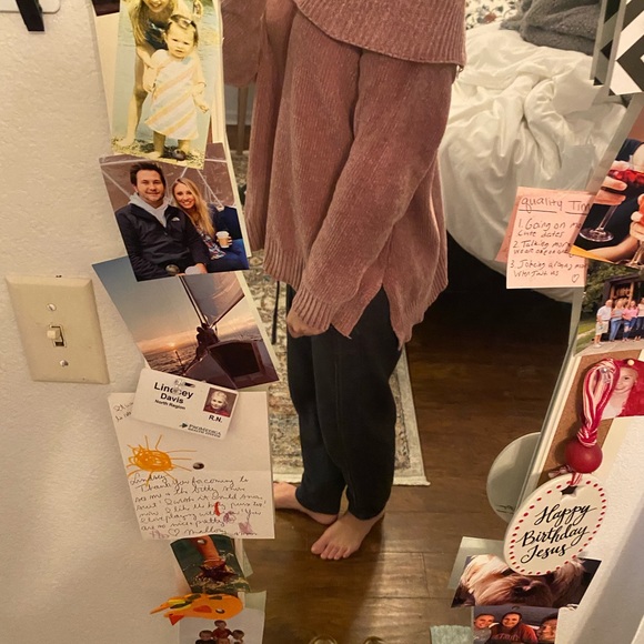 Blush pink sweater. Size medium. - Picture 5 of 6